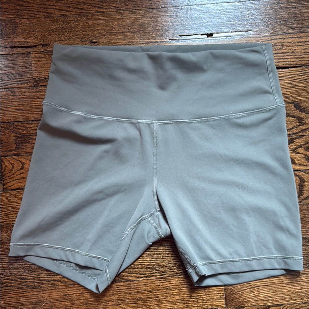 Lululemon 6” high rise bike shorts sage green size 12